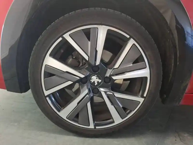 Peugeot 208 puretech 100 s&amp;s bvm6 — photo 10