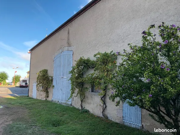Soumans:spacieux locaux de stockage à louer