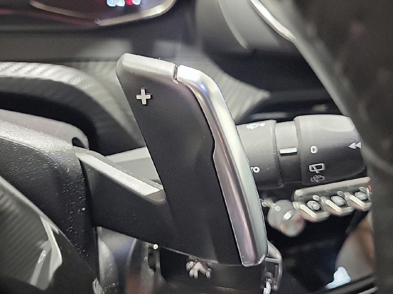 Peugeot 2008 bluehdi 130 s&s eat8 allure — photo 18