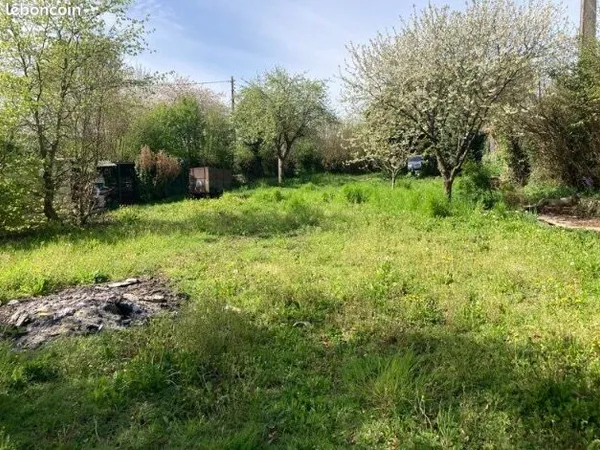 Terrain à bâtir 1110m2 à Condé-Sur-Vire