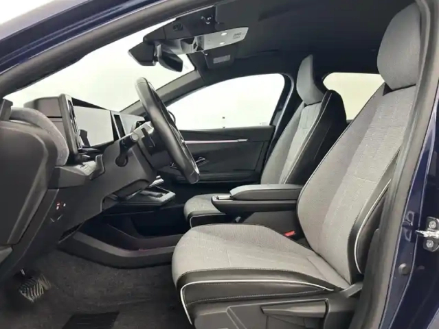 Renault Megane e-tech electric ev40 130ch techno standard charge — photo 9