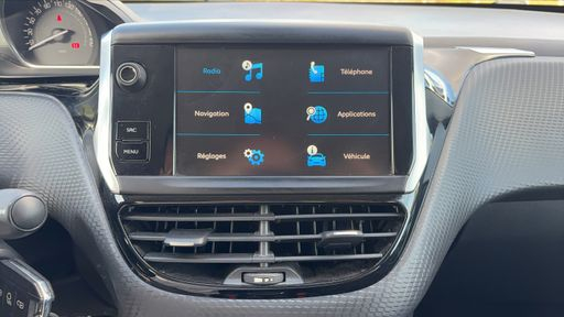Peugeot 2008 1.2 PureTech 130 - Allure – 2018 – 66477 km – Essence – Boîte Manuelle — photo 27