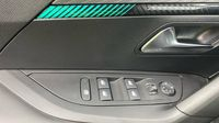 Peugeot 2008 1.2 PureTech 130ch S&S Allure Pack EAT8 — photo 18