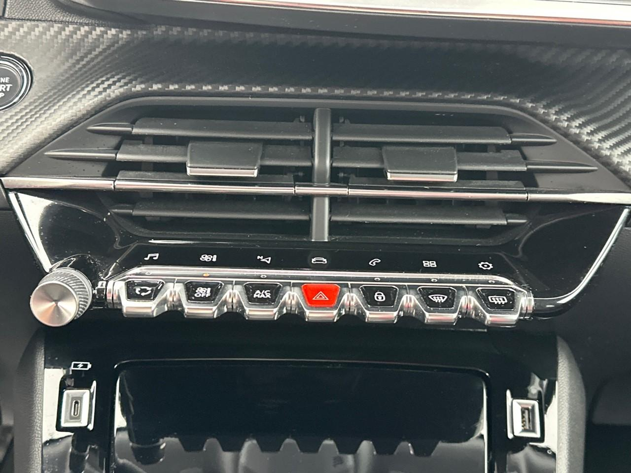 Peugeot 2008 1.2 puretech 130ch s&s allure pack — photo 15