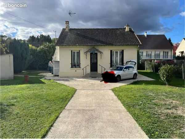 Maison ancienne avec grand terrain