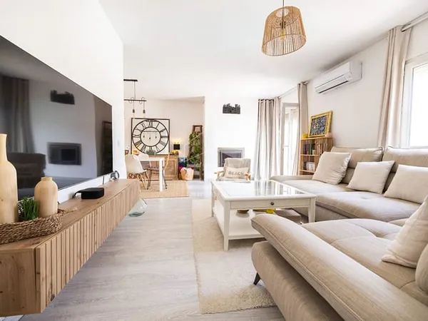 Villeneuve de la Raho : Maison 6 pièces, 4 chambres et jardin avec piscine à vendre