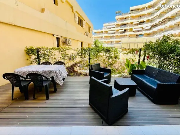 Appartement rdc avec grande terrasse