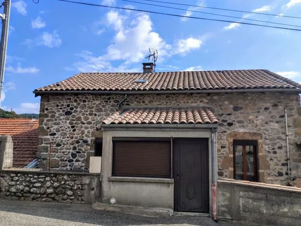 LABEGUDE 07 - MAISON DE VILLAGE EN PIERRE 2 APPARTEMENTS