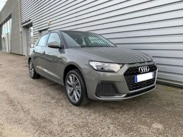 Audi A1 sportback 25 tfsi 95ch design s tronic 7 — photo 2