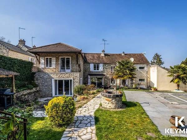 Maison de caractère Bellefontaine 8 pièces