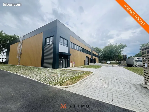 LOCAL D'ACTIVITE 867 m² TRAPPES