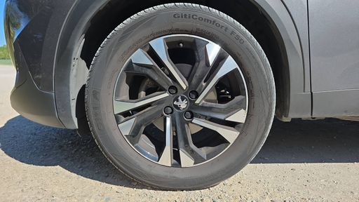 Peugeot 2008 1.2 PureTech 130 EAT8 - Allure Pack – 2022 – 79016 km – Essence – Boîte Automatique — photo 19