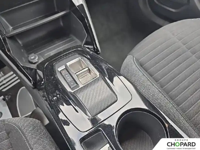 Peugeot 2008 electrique 136 ch — photo 18