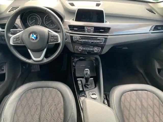 Bmw X1 sdrive18ia 140ch xline dkg7 — photo 6