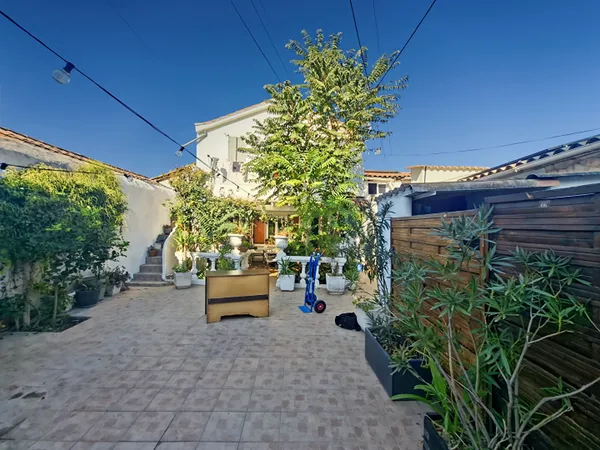 Maison 12 pièces 360 m²