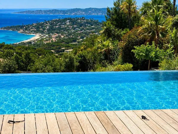 Villa 7 pièces 250 m²