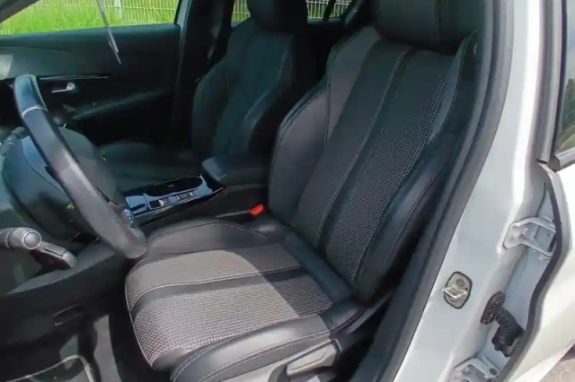 Peugeot 208 electrique 50 kwh 136ch — photo 10