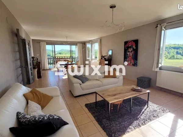 Maison 10 pièces 230 m²