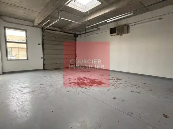 LA VERRIERE (78) A LOUER LOCAL D'ACTIVITES 218M²