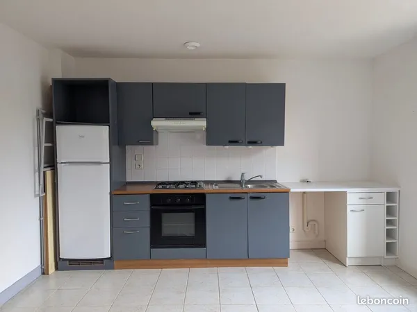 Appartement T3 duplex 59 m² avec parking, Rouillé