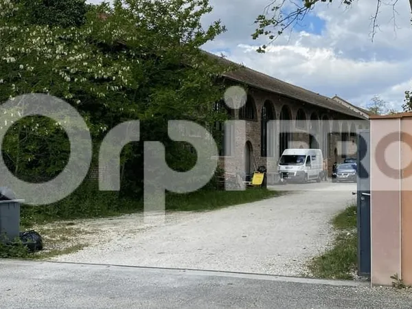 Local d'activité 285 m²