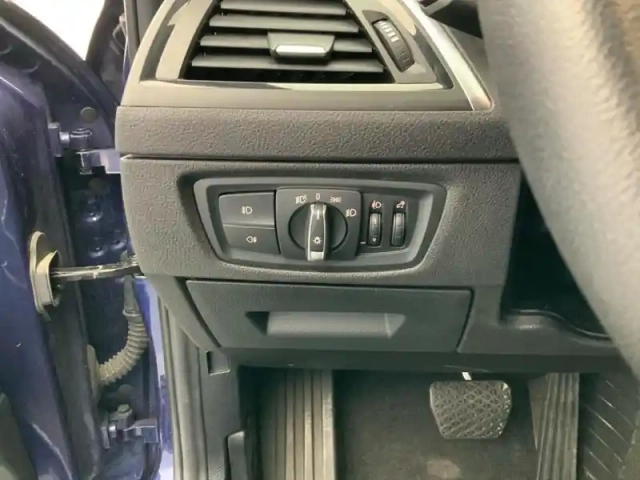 Bmw Serie 1 118d 150 ch bva8 lounge — photo 17