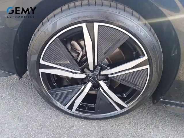 Peugeot 308 phev 180 e-eat8 — photo 11