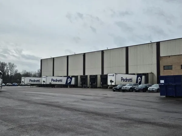 BUCHERE BATIMENT INDUSTRIEL A LOUER