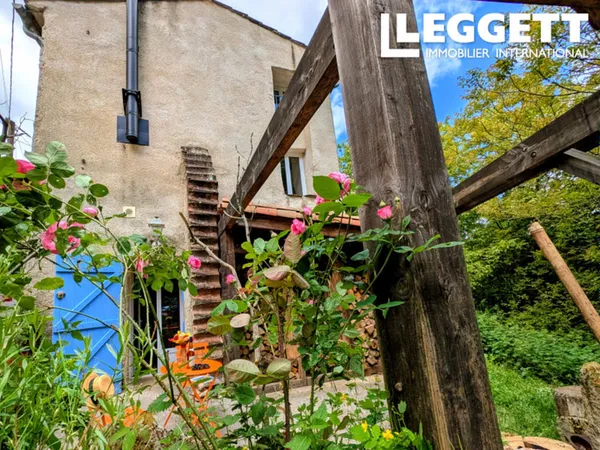TARN: Labastide Rouairoux maison de hameau rénovée, sur les hauteurs du village avec divers terrains