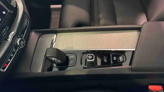 Volvo Xc60 t8 awd hybride rechargeable 310 ch+145 ch geartronic 8 — photo 24