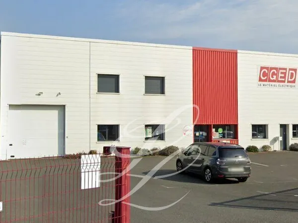 LOCAL D'ACTIVITE 1100 m² LE MANS