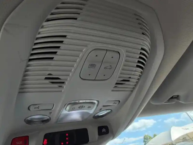 Citroën C5 Aircross hybrid 225ch shine pack e-eat8 — photo 15