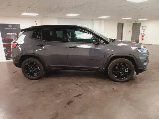 Jeep Compass 1.3 phev t4 240 ch 4xe eawd — photo 36