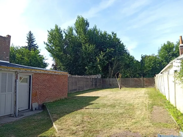 Une opportunité à saisir, maison à reconforter