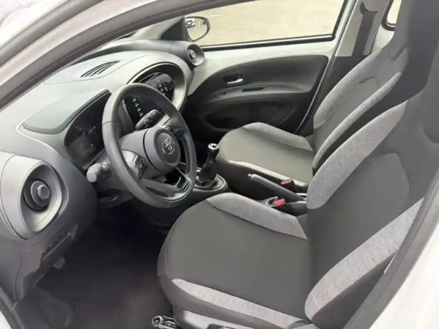 Toyota Aygo 1.0 vvt-i 72 dynamic — photo 20