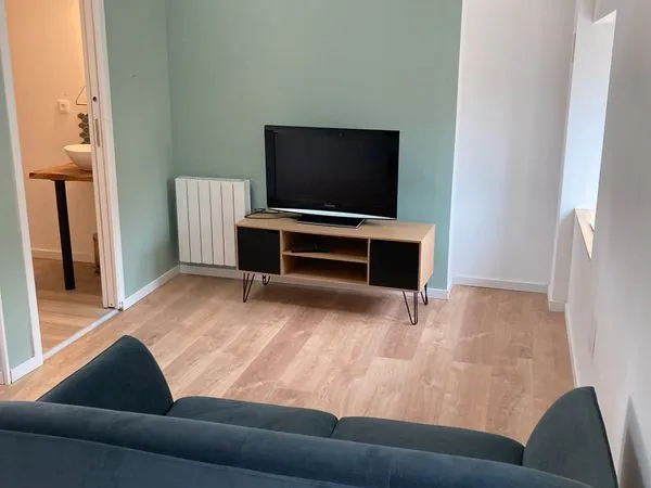 Chambre meublée de 25 m² dans maison de ville rénovée