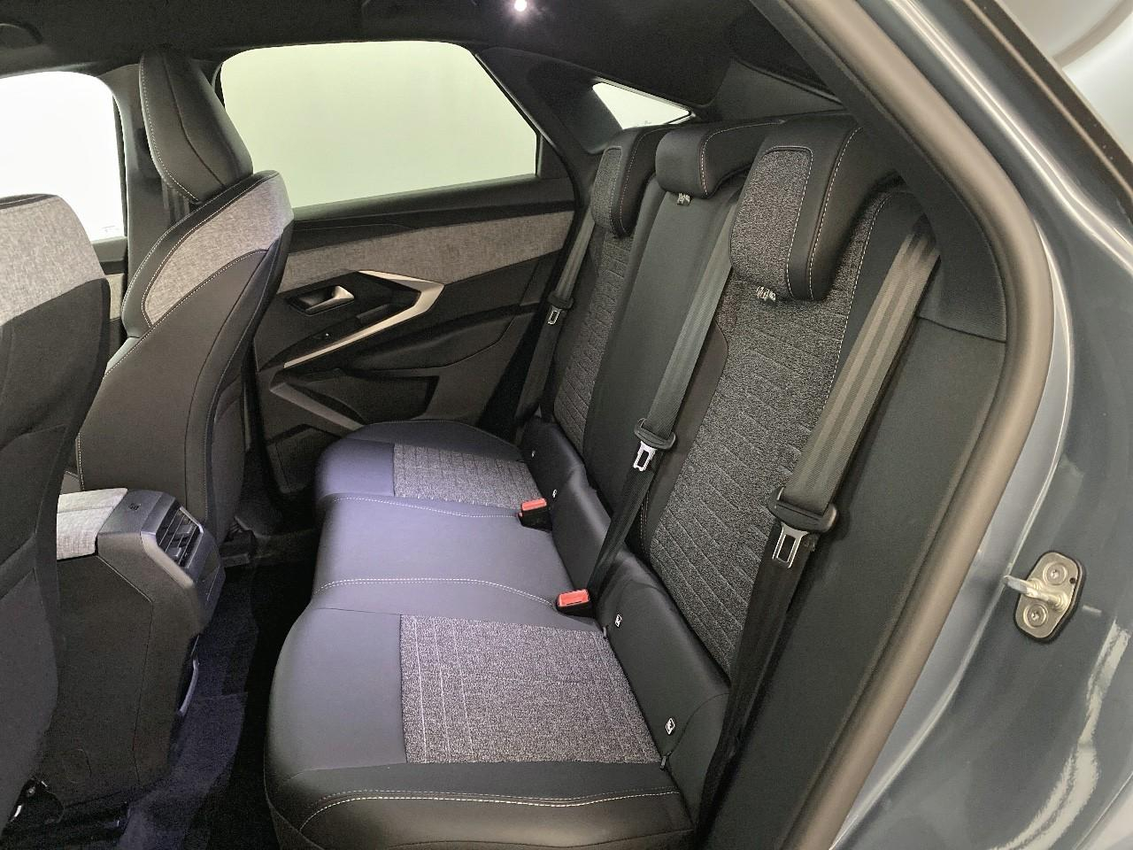 Peugeot 3008 hybrid 145 e-dcs6 allure — photo 10