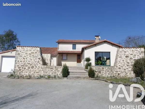Maison 8 pièces 324 m²
