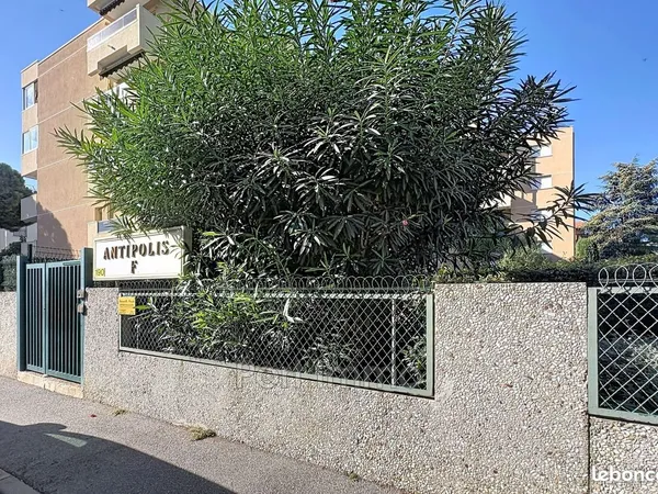 Parking/box 13 m² Saint-Laurent-du-Var