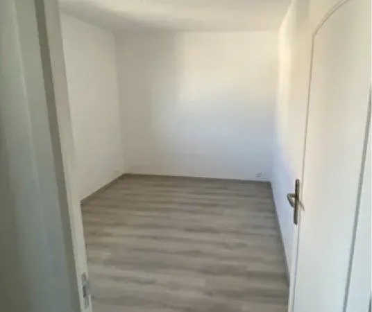 À louer - appartement F4 rénové de 60m2 à Magny le Hongre