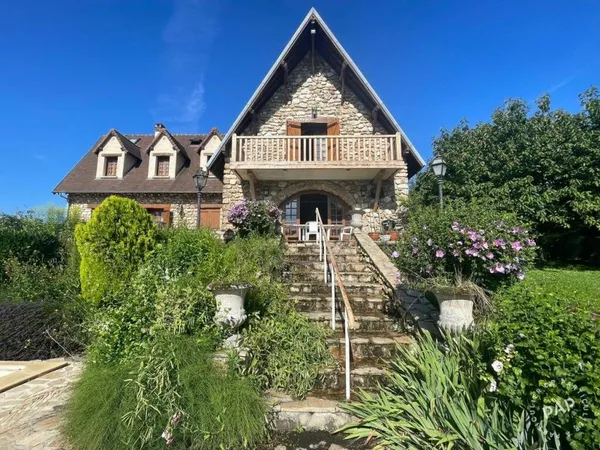 Maison 6 pièces 220 m²