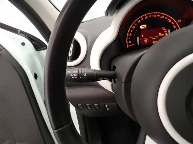 Renault Twingo iii sce 65 - 20 — photo 27