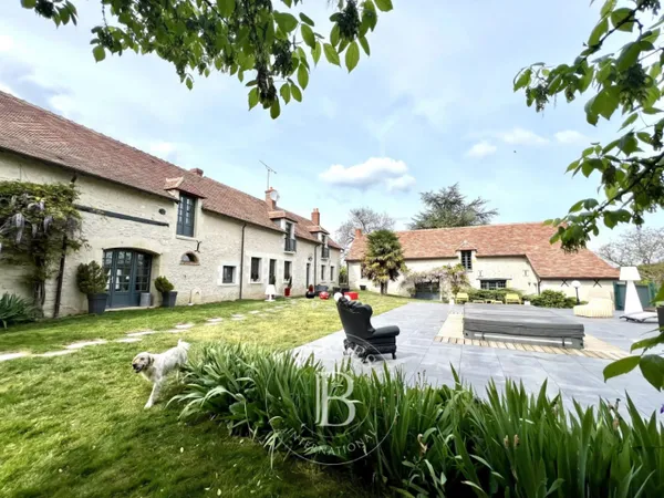 DESCARTES - Ensemble immobilier d'exception sur 4 hectares