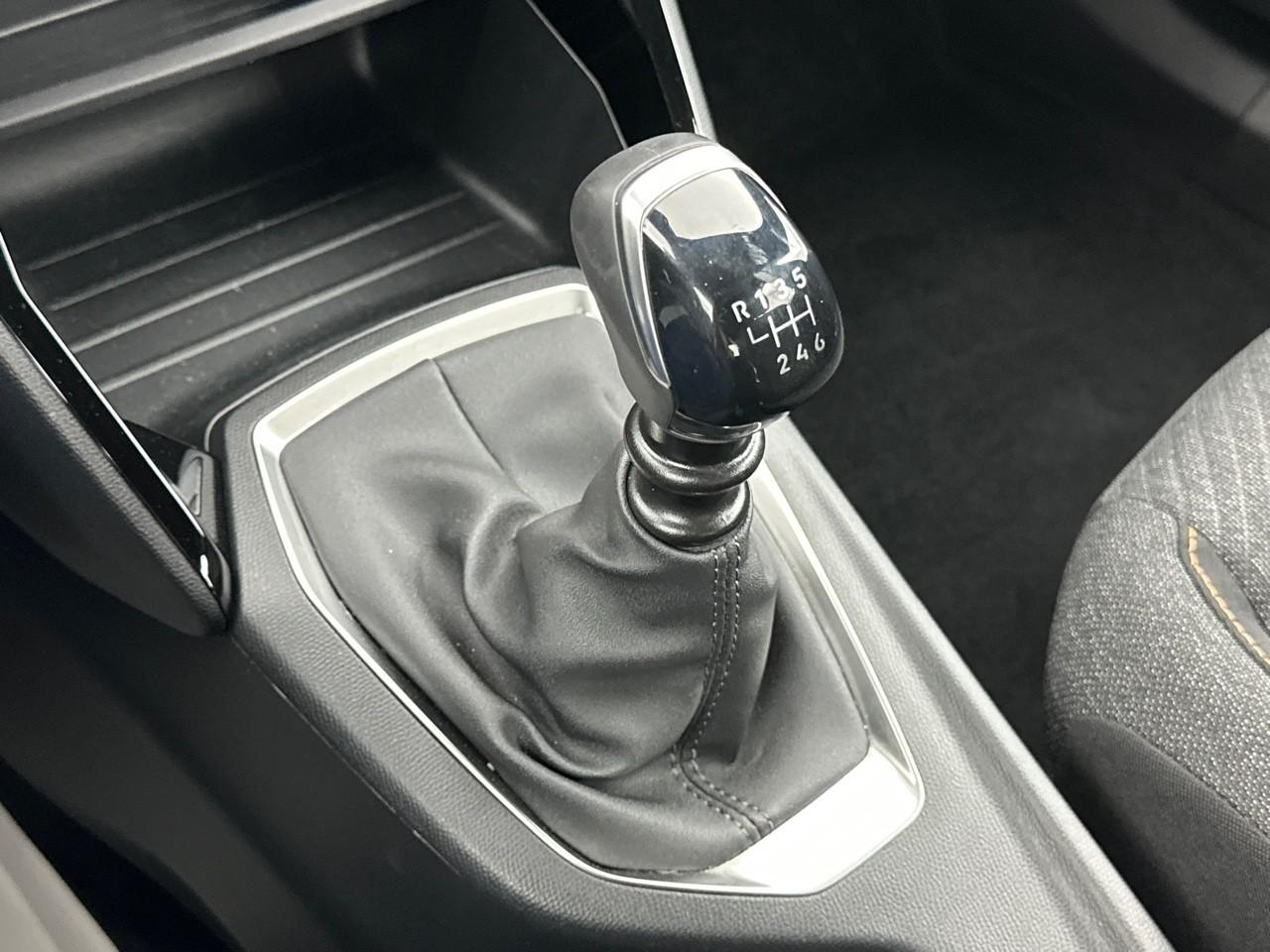 Peugeot 2008 100 s&s bvm6 style — photo 30