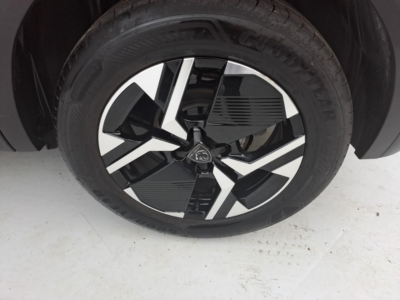 Peugeot 2008 puretech 130 s&s eat8 gt — photo 24