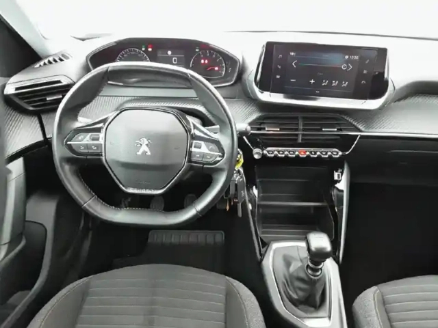 Peugeot 2008 puretech 130 s&amp;s bvm6 — photo 8