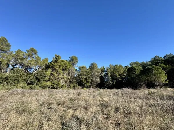 Terrain 1025 m²