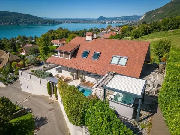Maison 6 pièces 300 m²