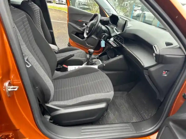 Peugeot 2008 1.2 puretech 100ch s&amp;s active — photo 27