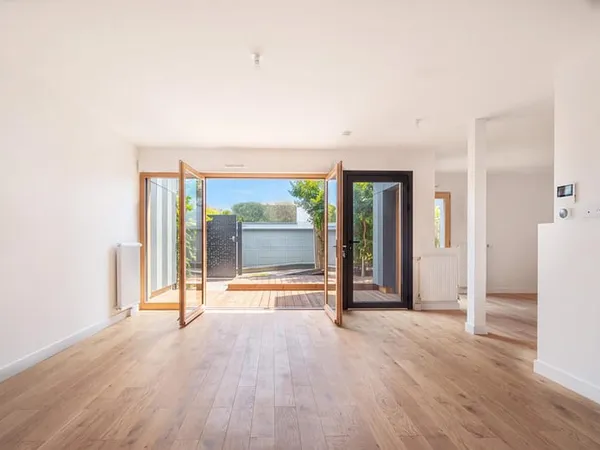Maison contemporaine avec terrasse